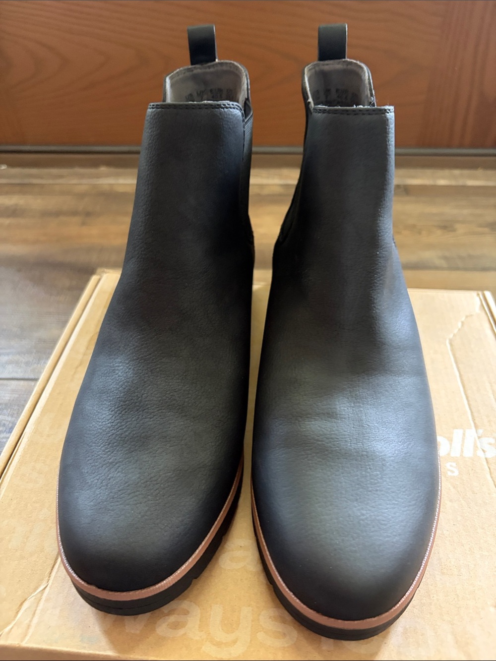 Dr. Scholl's Women’s Black Chelsea Ankle Boots with Tan Accent Size 9.5 - Picture 8 of 10